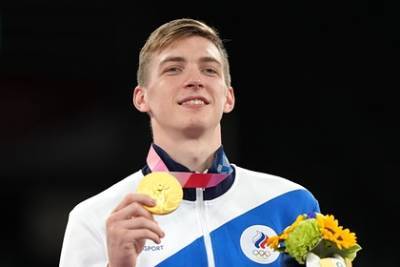 Олимпийский чемпион Храмцов посвятил победу умершей полгода назад матери