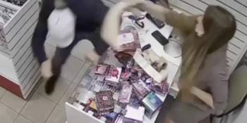 Избитый фальшивым фаллосом грабитель бежал, спотыкаясь, из интим-салона в Новокузнецке