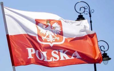 Польша не собирается отменять скандальный тендер на визовое обслуживание украинцев