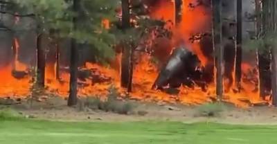 В Калифорнии бизнес-джет рухнул рядом с полем для гольфа
