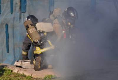 Специалисты газодымозащитной службы будут спасать «пострадавших» на время в Сосновом Бору
