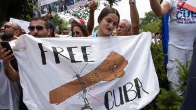 Протесты кубинской диаспоры в Калифорнии