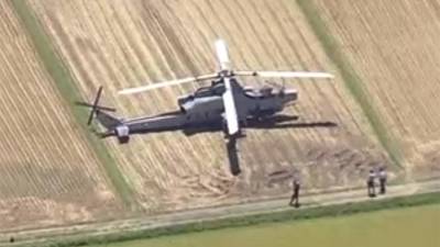 Вертолет ВВС США совершил аварийную посадку на рисовом поле в Японии