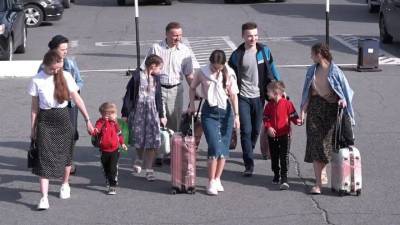 Многодетная семья из Надыма, которую Путин пригласил в гости, вылетела в Сочи