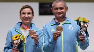 Костевич и Омельчук получили "бронзу" Олимпиады по стрельбе с пневматического пистолета в миксте