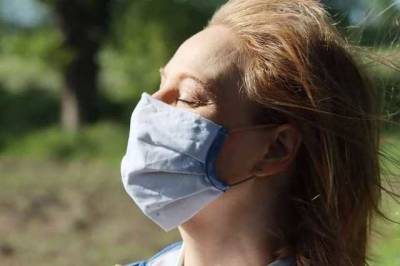 В Украине зафиксировали почти 700 новых случаев COVID-19 за сутки, заболели 37 детей