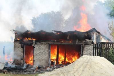 В Путятинском районе Рязанской области горел жилой дом