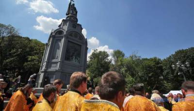Центр Киева перекрыт по случаю крестного хода в честь 1033-летия Крещения Руси