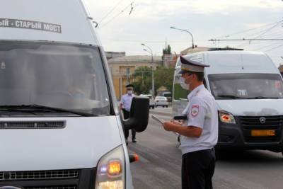 В Астрахани проверяют соблюдение масочного режима в общественном транспорте