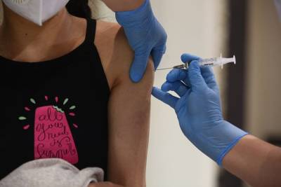 В Свердловскую область привезли первую партию вакцины «Спутник Лайт»