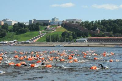 Почти 2 тыс. спортсменов участвовали в Международном заплыве X-WATERS Volga в Нижнем Новгороде