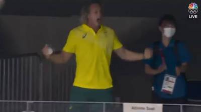 Эмоциональная реакция спортивного тренера из Австралии прославила его в сети (Видео)