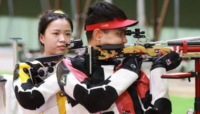 Китай выиграл золото Олимпиады в стрельбе из пневматической винтовки в миксте
