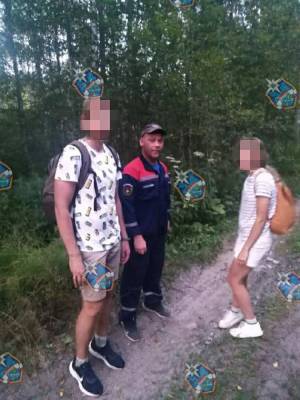 Спасатели нашли и вывели из леса в Приозерском районе заблудившихся мужчину и женщину