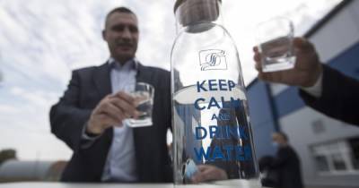 Можно пить: Киевводоканал назвал ТОП-3 причины, почему вода из-под крана лучше бутилированной