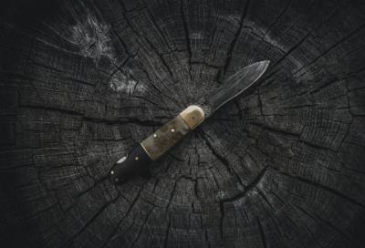 В Шушарах строитель решил конфликт при помощи ножа