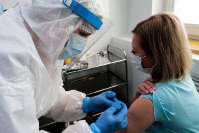 Ученые выяснили, можно ли отличить побочные эффекты вакцинации от симптомов коронавируса