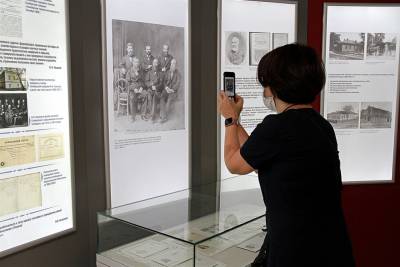 В Доме-музее Ленина открылась выставка «Известен всей России»