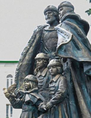 святой Петр - святой Феврония - Липчане оставляют отзывы о скульптуре Петра и Февронии - lipetskmedia.ru
