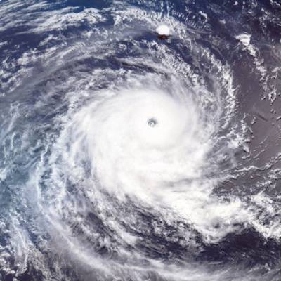Почти 50 тысяч человек должны эвакуироваться из-за тайфуна "Непартак"