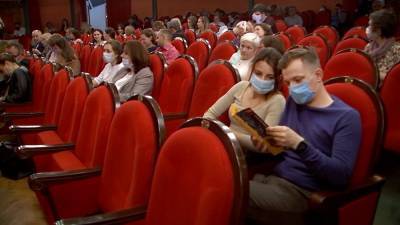 Московским театрам разрешили пускать зрителей по QR-кодам без ограничений