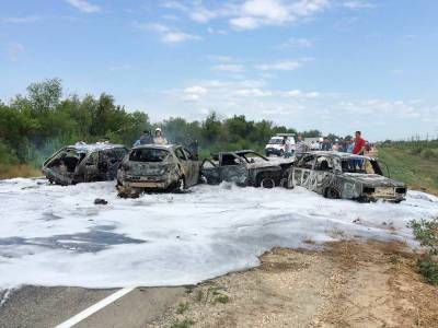 После ДТП в Саратовской области сгорели четыре авто