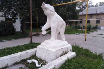 Любимов поручил вернуть на место скульптуру слоника в поселке Шлаковый