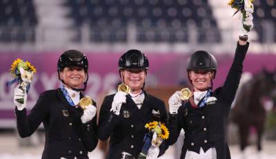 Сборная Германии стала Олимпийским чемпионом по конному спорту в командной выездке - sportarena.com - США - Англия - Германия
