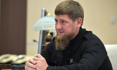В Чечне запретили ходить в магазины и мечети без прививки