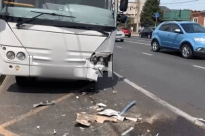 В аварии с пассажирским автобусом в Краснодаре пострадали люди