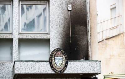 Посольство Кубы в Париже забросали "коктейлями Молотова" - korrespondent.net - США - Украина - Франция - Париж - Куба - Посольство