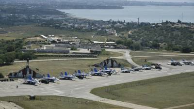 На аэродроме в Севастополе открыли памятник командующему авиацией ПВО СССР Москвителеву