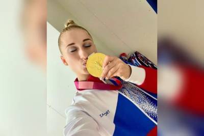 Петербуржцы засыпали поздравлениями гимнастку, принесшую Петербургу первое золото на Олимпиаде в Токио