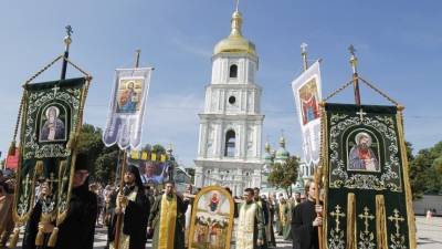 Начался с провокаций: как прошел масштабный крестный ход в Киеве?