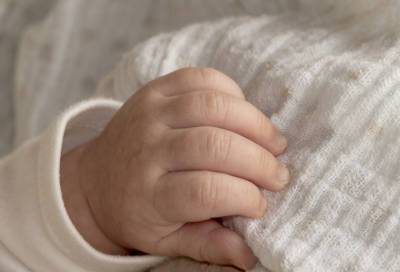 Петербурженка случайно отравила пятимесячного ребенка каплями от насморка