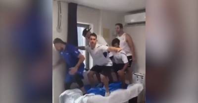 Мужчины из сборной Израиля сломали антисекс-кровать в Олимпийской деревне