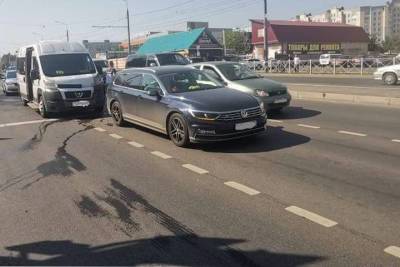 В Брянске в ДТП пострадали две пассажирки маршрутки