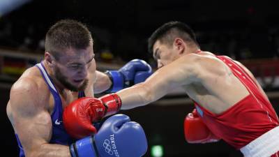Хатаев вышел в четвертьфинал турнира по боксу на ОИ в Токио