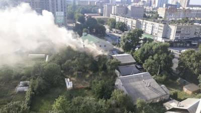 Во время пожара на Касимовском шоссе Рязани пострадал человек