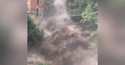 На севере Италии ливни вызвали масштабные наводнения и оползни