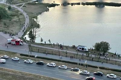 В Петербурге тело женщины выловили из озера парка Героев-Пожарных