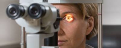 Ученые: Длительный ковид можно определить по глазам пациента
