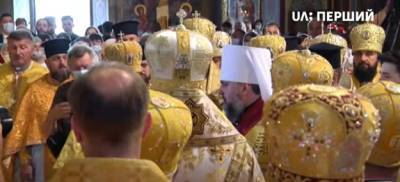 В Киеве проходит Божественная литургия в День Крещения Киевской Руси (ОНЛАЙН)