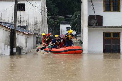 Число жертв наводнения в Китае выросло до 73 - tvc.ru - Китай - Чжэнчжоу