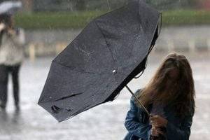 ГСЧС объявила штормовое предупреждение в ряде регионов