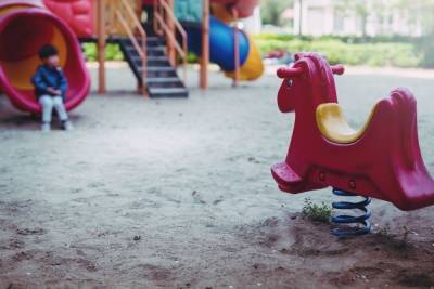 Детский омбудсмен в Петербурге прокомментировала скандал на игровой площадке в «Балтийской жемчужине»