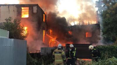 В Ростове в частном доме из-за пожара эвакуировали 13 человек