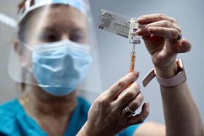 Названы сроки испытаний «коктейля» вакцин AstraZeneca и «Спутник Лайт»