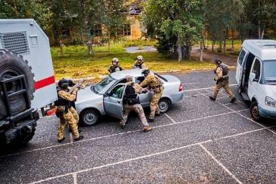 В Мурманской области спецназ Росгвардии проводит тренировки