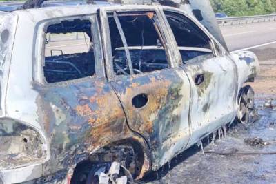 На трассе М1 в Гагаринском районе в считанные минуты сгорел Hyundai Santa Fe
